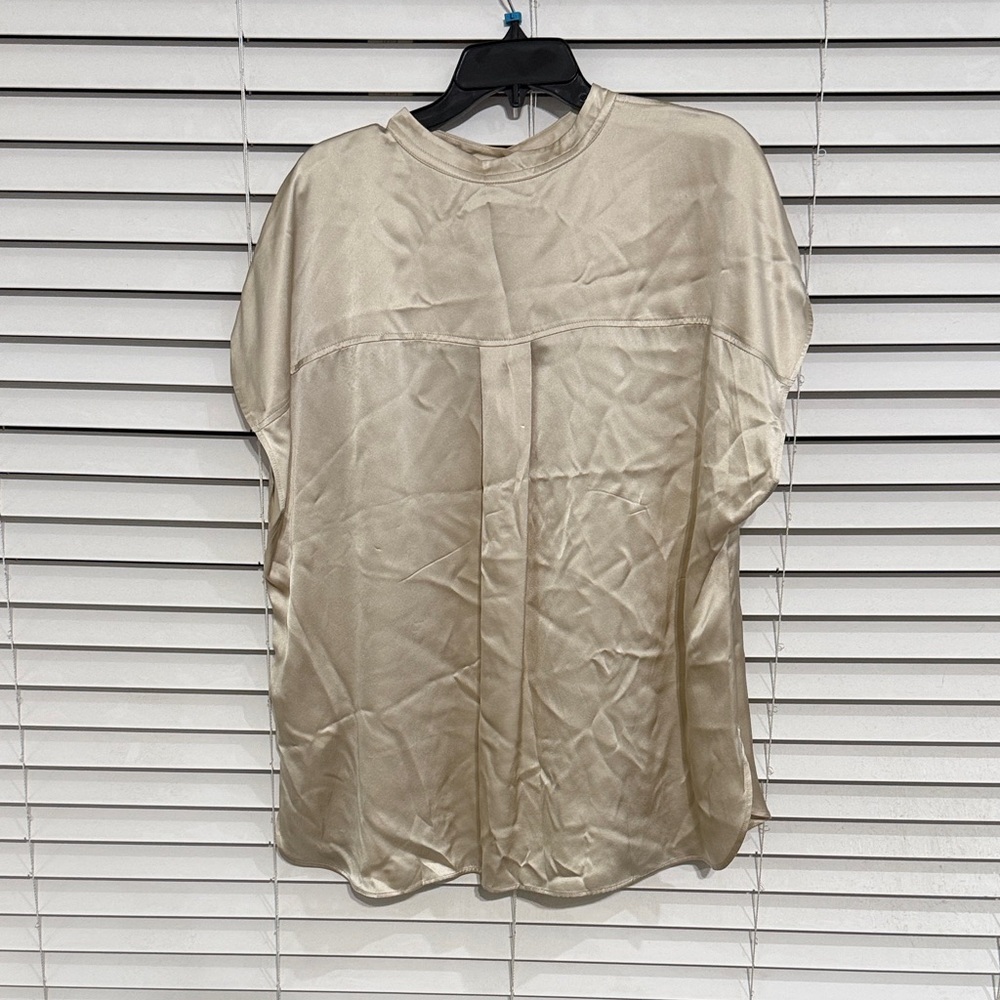 Banana Republic Women’s Beige Short Sleeve Tee